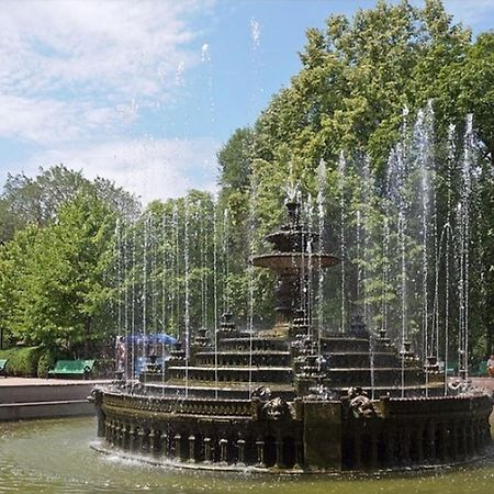 Ultracentral Armeneasca Street Kisinyov Kültér fotó