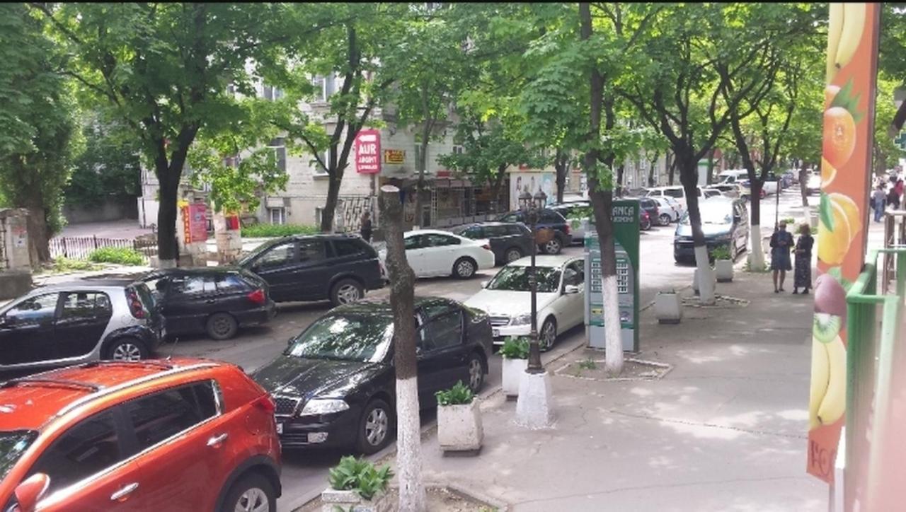 Ultracentral Armeneasca Street Kisinyov Kültér fotó