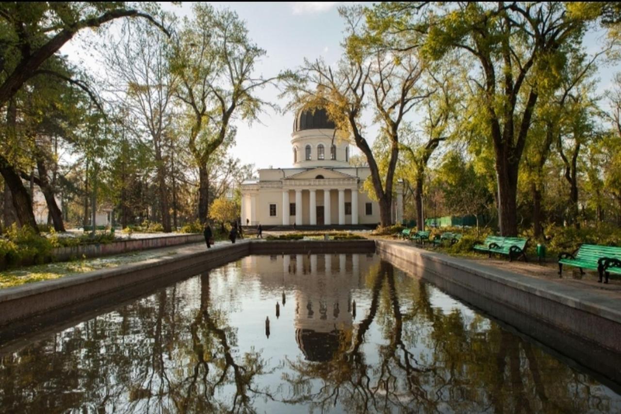 Ultracentral Armeneasca Street Kisinyov Kültér fotó